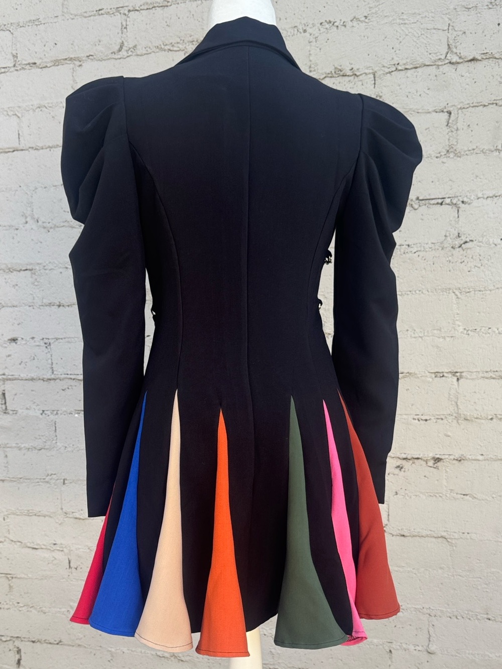 L'ATISTE by Amy Black Coat Dress Rainbow Pleated Skirt Gold Chains Size S - Picture 10 of 16